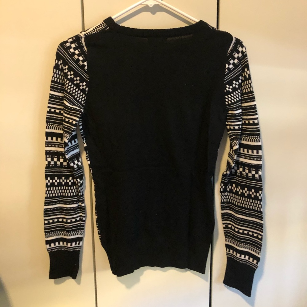 Patterned Sweater - Picture 2 of 3